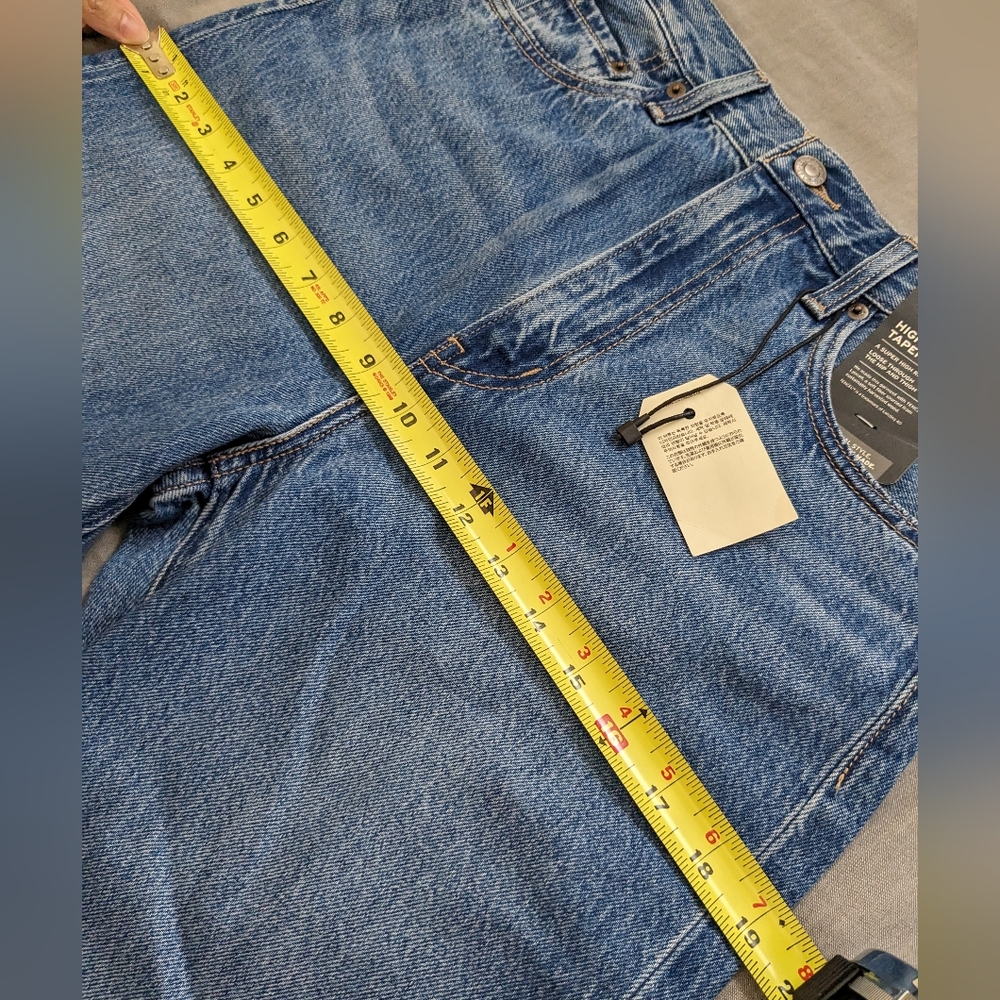 Levi's High Loose Taper Jeans - Picture 6 of 10